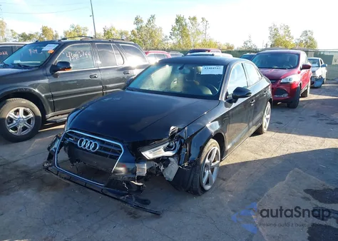 2015 Audi A3 2.0T Premium z USA, uszkodzony, nr VIN WAUBFGFF5F1011801
